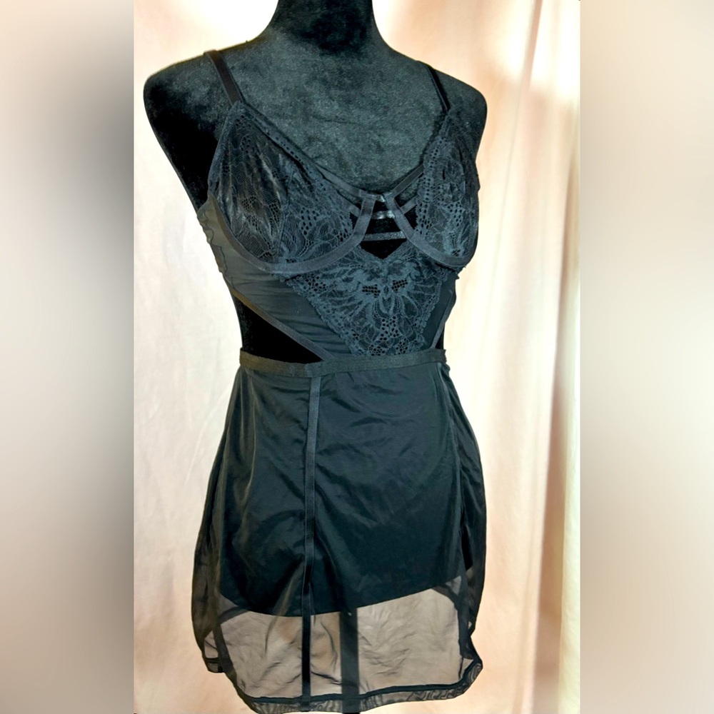 Elegant Black Lace Chemise
